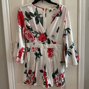 Onetheland Floral White Dress